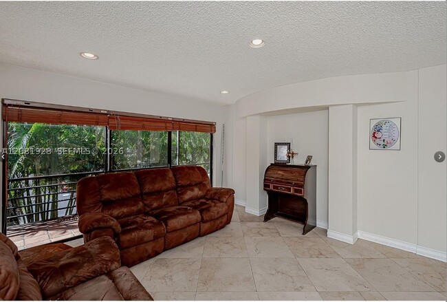 Building Photo - 4000 N Hills Dr