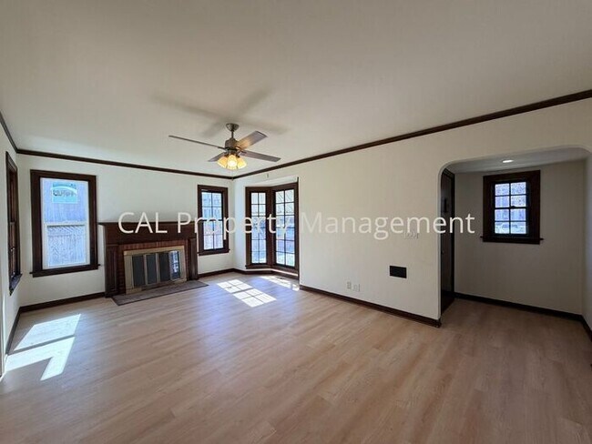 Foto del edificio - 3 bedroom 2 bathroom single level home!