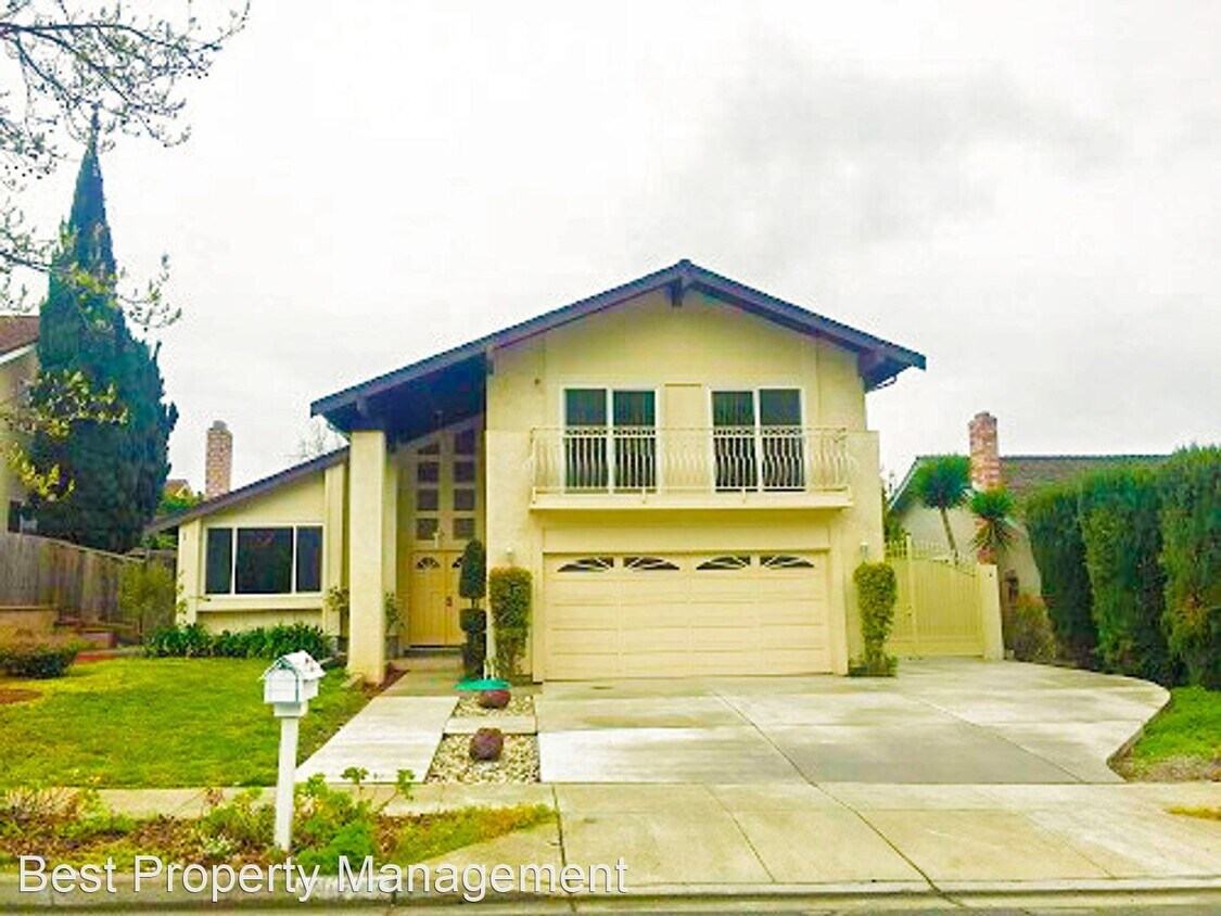 Primary Photo - 4 br, 2.5 bath House - 40723 Slayton Street