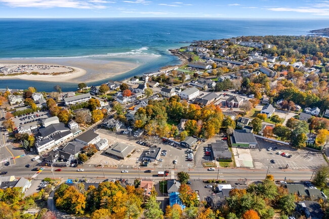 Building Photo - 181 Main St
