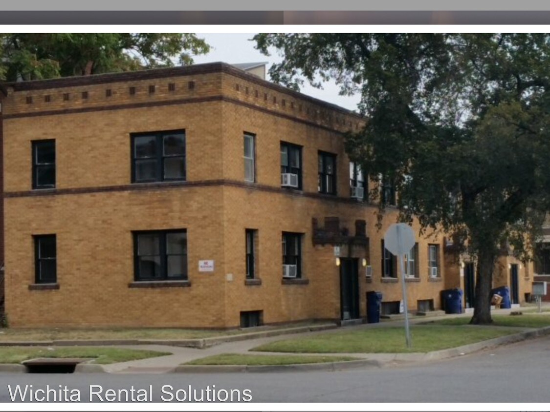 Primary Photo - 306 E Pine St