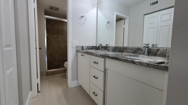 Foto del edificio - 1929 SW 15th St