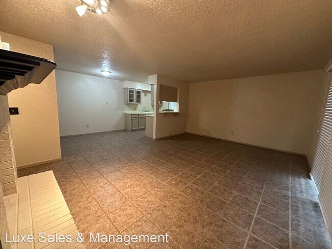 Building Photo - 2 br, 2 bath House - 3200 W. Britton Rd Un...