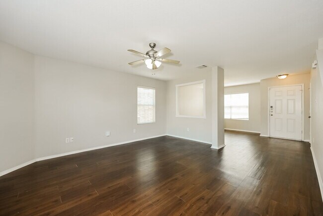 Foto del edificio - 312 Fawn Hill Dr