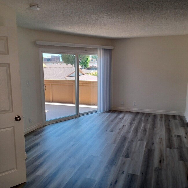 Foto del edificio - 4901 Heil Ave