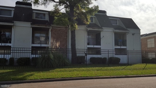 Building Photo - 535 Seminar Dr