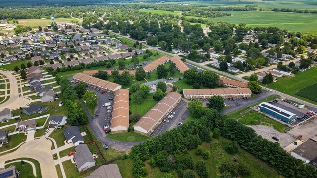 Building Photo - Prairieview Rd 307 North