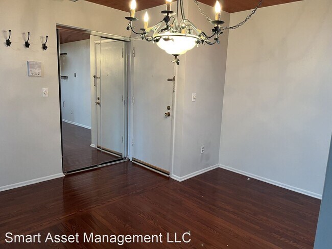 Building Photo - 1 br, 1 bath House - 2025 E Greenwich Ave ...