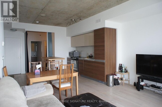 Building Photo - 20 Minowan Miikan Ln