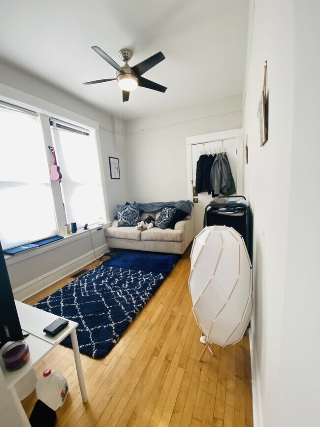 Foto del edificio - 2250 W Armitage Ave