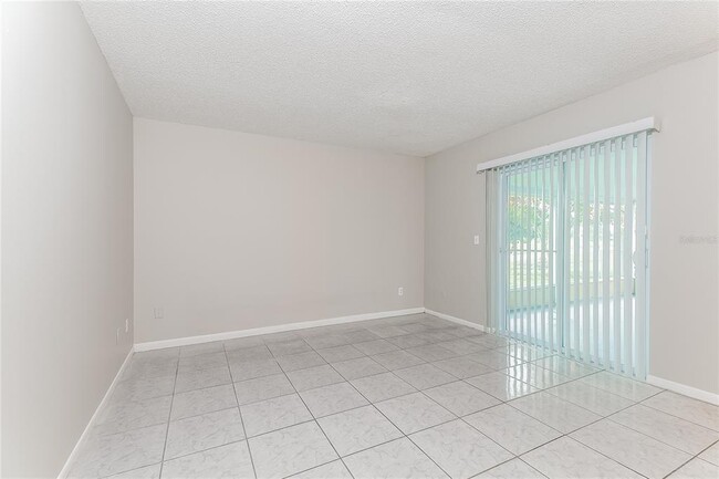 Foto del edificio - 353 Florida Pkwy