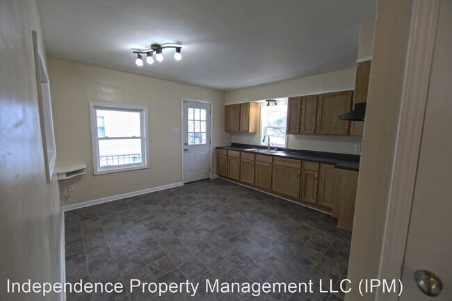 Building Photo - 4 br, 1 bath House - 1326 Ohmer Street