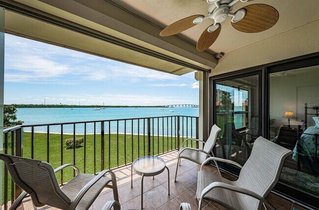 Foto del edificio - 6291 Bahia Del Mar Cir N