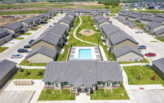 Building Photo - The Commons at Greenway Park