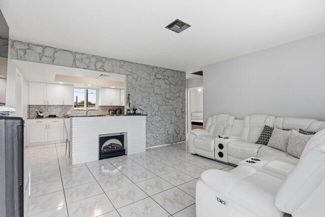 Foto del edificio - 6273 SW 25th St