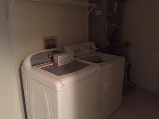 Foto del edificio - 7380 Centrecrest Ln