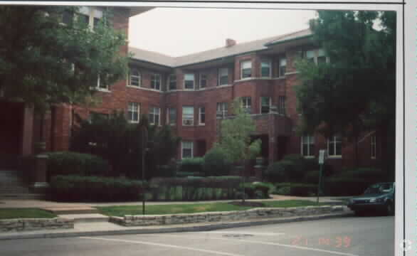 Foto del edificio - 936-940 Hinman Ave