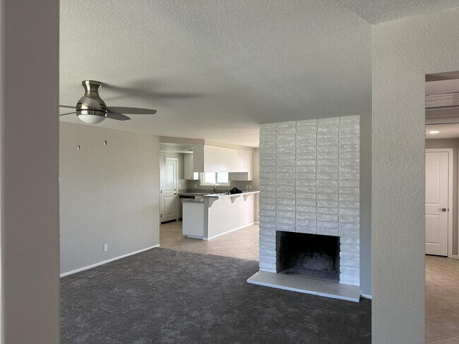 Foto del edificio - 302 Blackpine Dr