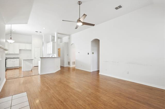 Foto del edificio - 4913 Tulip Ln