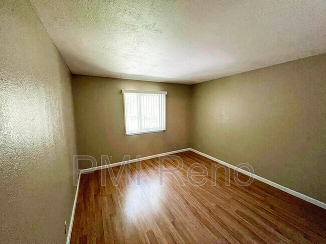 Foto del edificio - 530 E Patriot Blvd