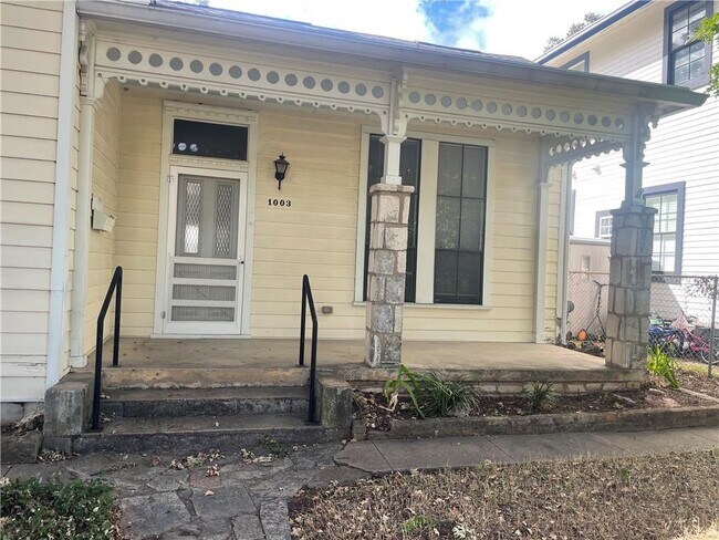 Building Photo - 1003 E 9th St