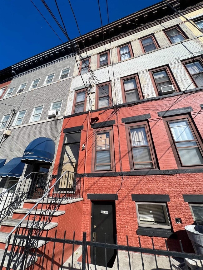 Building Photo - 1204 13th St