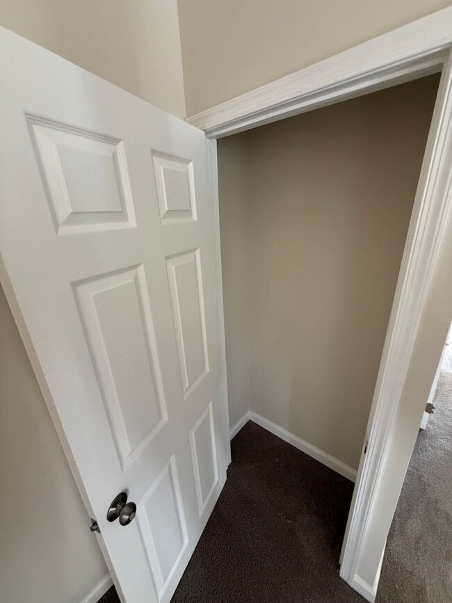 Building Photo - 1 Bedroom Apartment Available Today in Baltimore County!