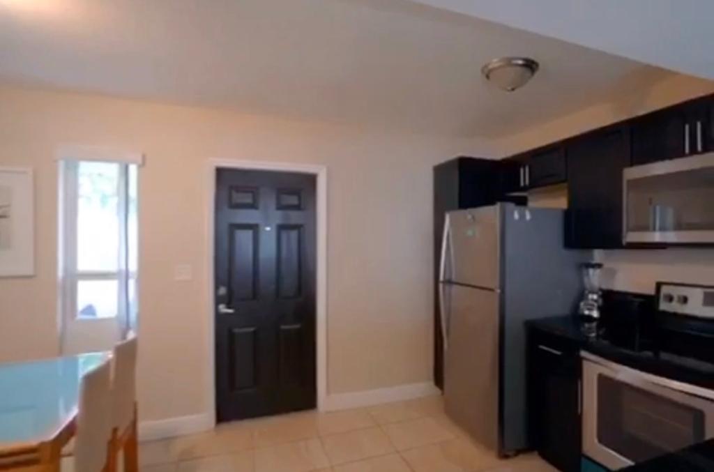 Foto del edificio - 453 NW 19th St