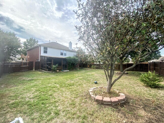Beautiful backyard - 312 Highland Valley Ct