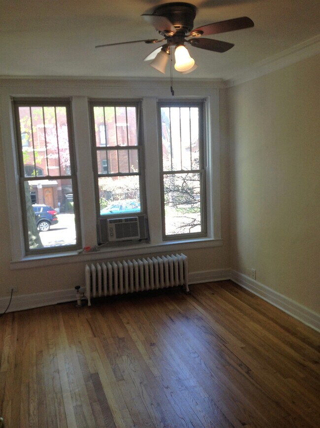 Foto del edificio - 328 Washington Blvd