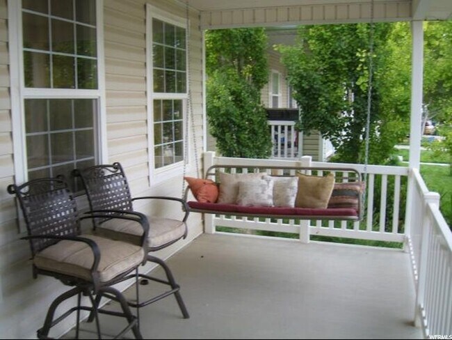 Building Photo - 4169 NW Pinion Cir