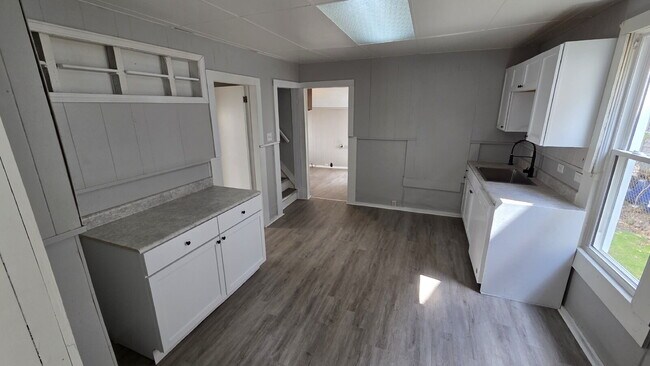 Foto del edificio - 3 Bed Ready Now!!