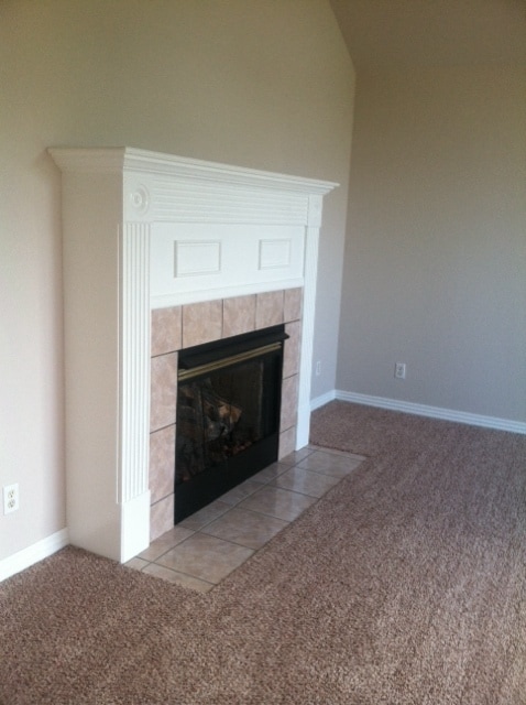 Building Photo - **NICE ESTABLISHED NEIGHBORHOOD, CONVENIEN...