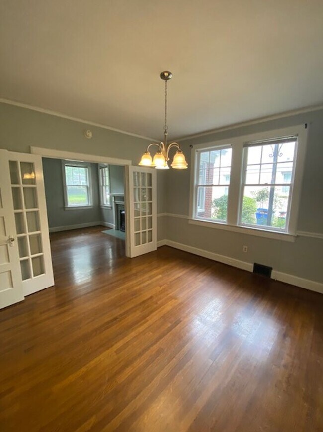 Foto del edificio - 3 bedroom 2 bath  Heathwood/ Melrose Heights Area