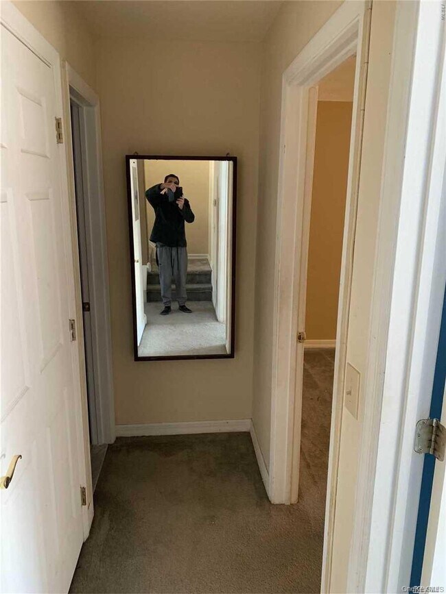 Foto del edificio - 75-18 Aquatic Dr