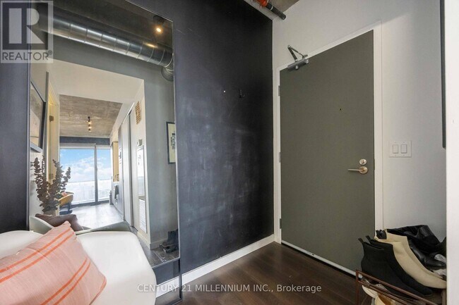 Building Photo - 170 Bayview Ave