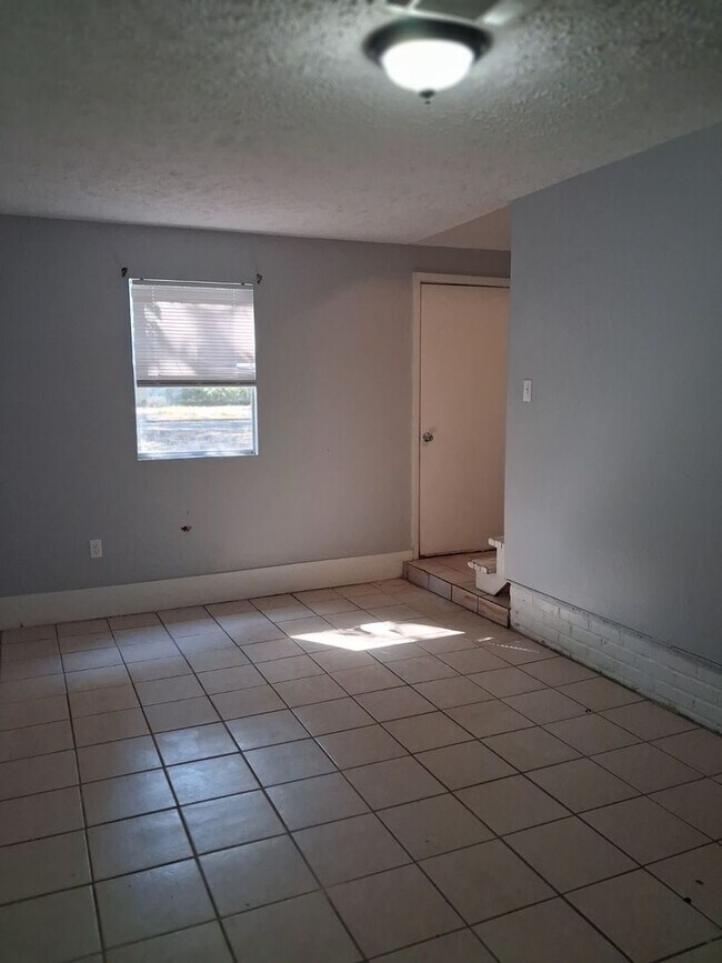 Foto del edificio - 2418 Alma St