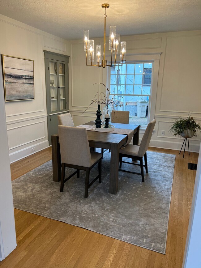 Building Photo - 937 Riverside Dr