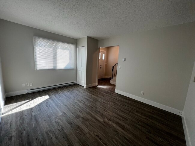 Building Photo - 9806-9895 95 St