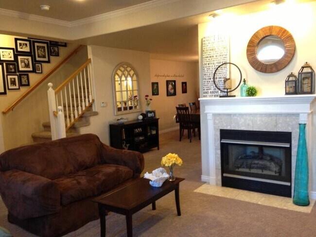 Building Photo - 5402 Sunset Dr