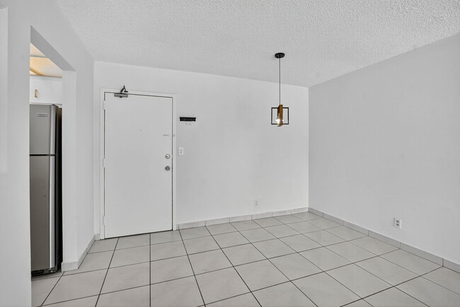 Foto del edificio - 704 SE 2nd Ave