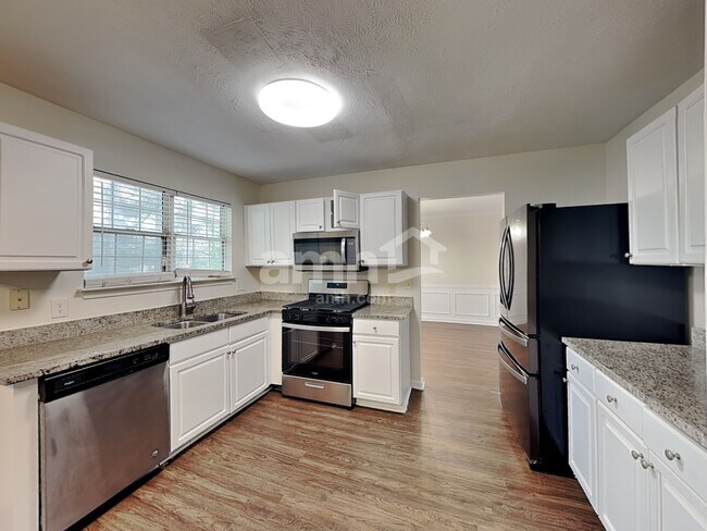 Foto del edificio - 4238 Brighton Way NW