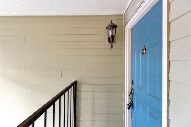 Foto del edificio - Montclair Living: Spacious Condo with Prim...