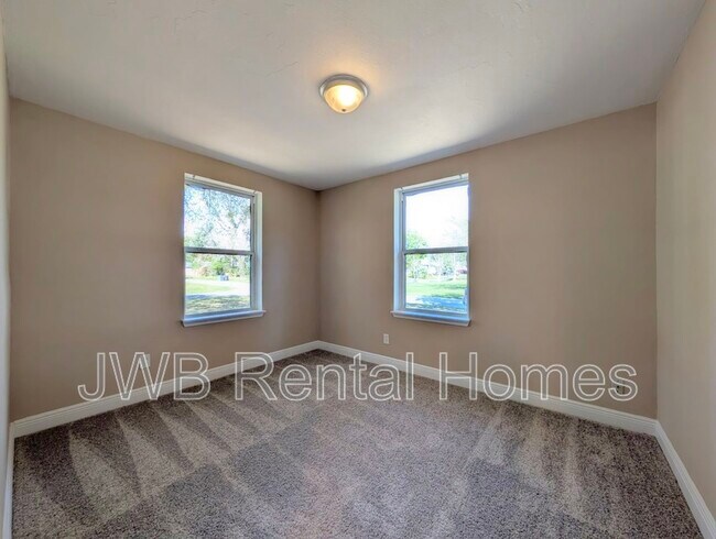 Foto del edificio - 4802 Appleton Ave