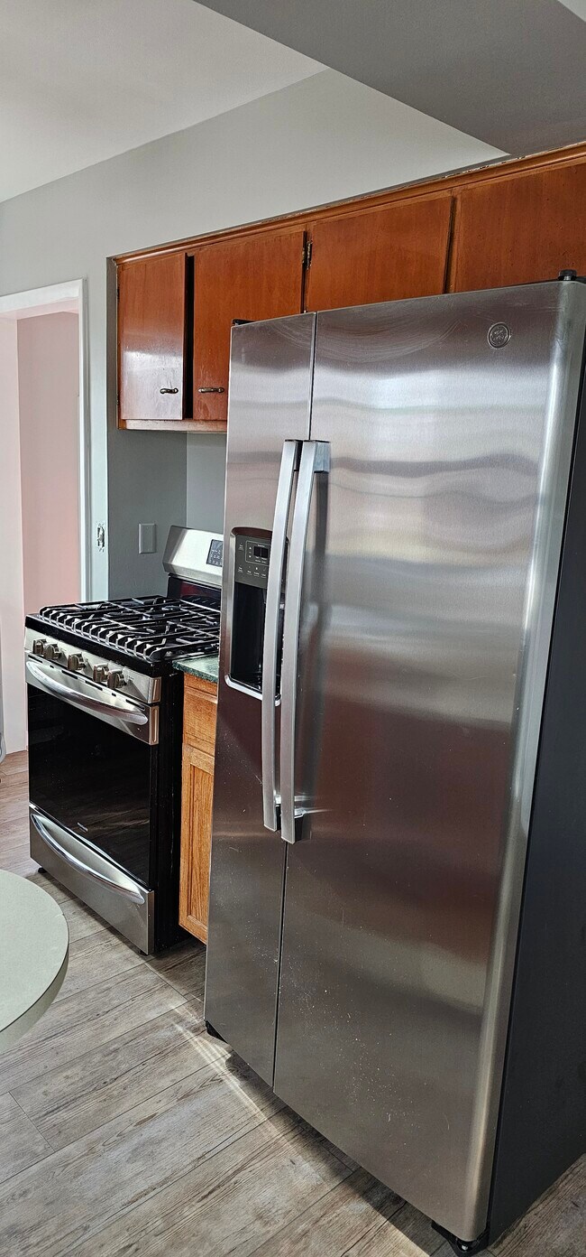 Foto del edificio - 7501 Walnut Ave