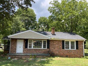 Building Photo - 16 Mayflower Ave