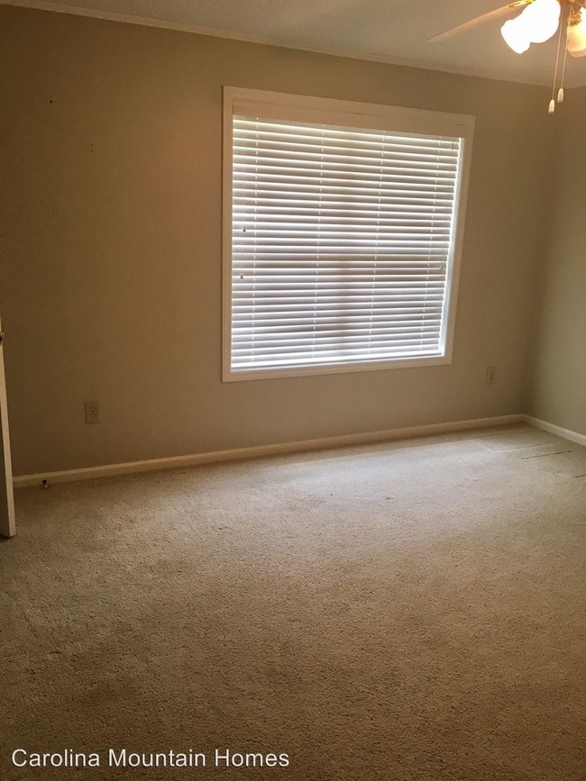 Building Photo - 2 br, 1.5 bath House - 116 SmokeRise Circle