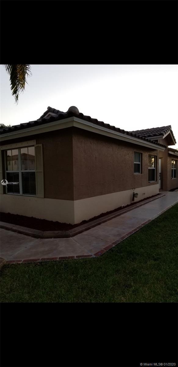 Building Photo - 1598 NW 208th Way