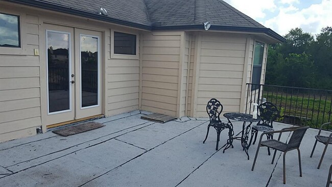 Building Photo - 4203 Crescent Ln