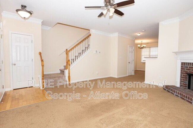 Building Photo - 1750 Heights Cir